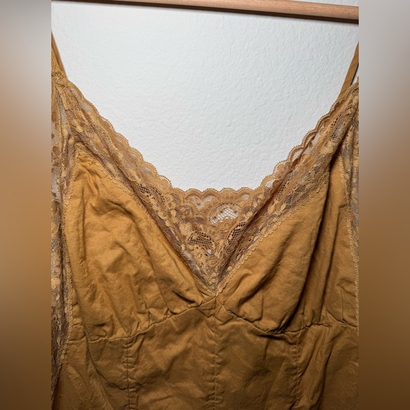 Kimchi Blue Large tan brown natural Shyla lace Trim Romper - Picture 6 of 10